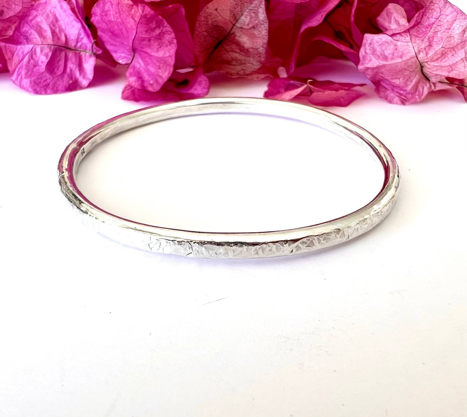 Dicker Sterling Silber Armreif, Runder Unisex Schmuck, Schwerster Strukturierter 6mm Benutzerdefinierte Armreifen, Besondere Geschenkidee Dicker Sterling Silber Armreif, Runder Unisex Schmuck, Schwerster Strukturierter 6mm Benutzerdefinierte Armreifen, Besondere Geschenkidee von MulkaArts