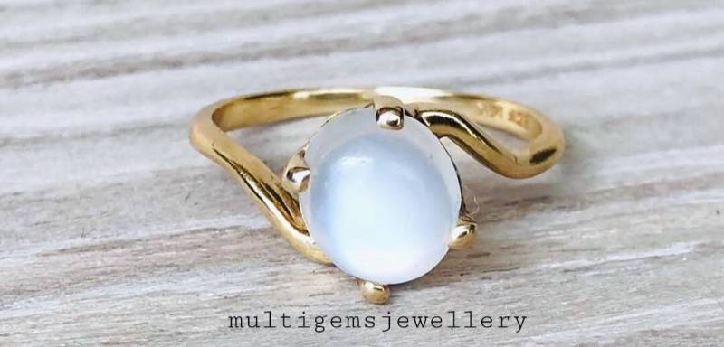 Natürlicher Mondstein Regenbogen Silber Ring/925 Sterling Vergoldet Oval Plan Cabochon Edelstein Weihnachten Und Neujahr von Multigemsjewellery