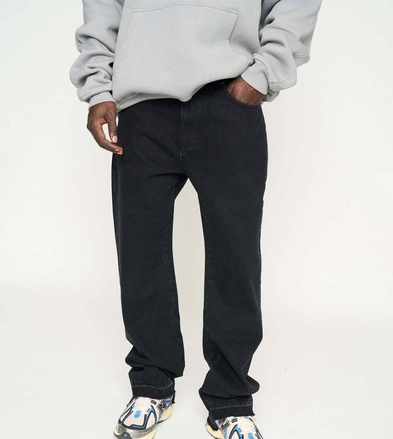 Multiply Apparel - Multiply - Jeans in Schwarz mit Schnitt-Detail von Multiply Apparel