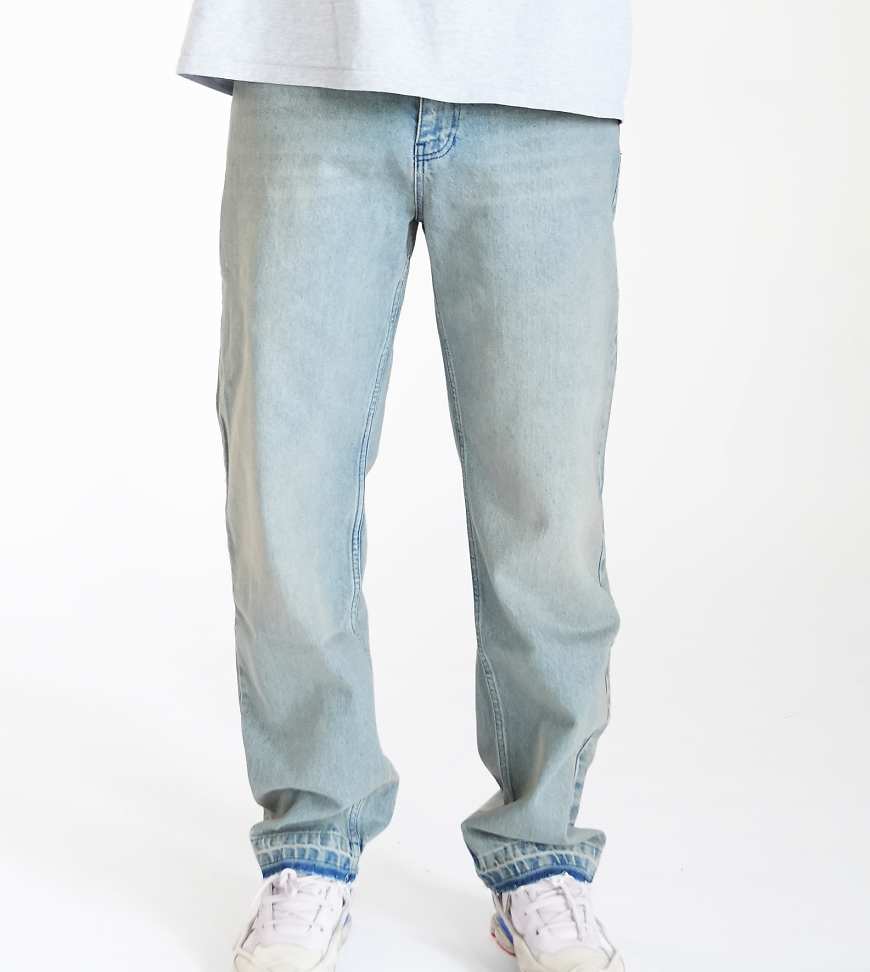Multiply Apparel - Slick - Gerade geschnittene, weite Jeans in Sandblau Multiply Apparel - Slick - Gerade geschnittene, weite Jeans in Sandblau von Multiply Apparel