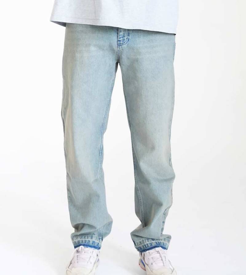 Multiply Apparel - Slick - Gerade geschnittene, weite Jeans in Sandblau von Multiply Apparel