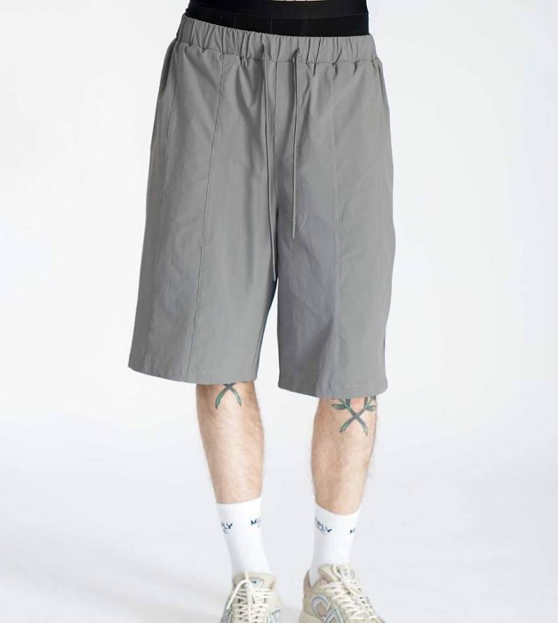 Multiply Apparel - Streamlined Multitude - Shorts in Gargoyle-Schwarz von Multiply Apparel