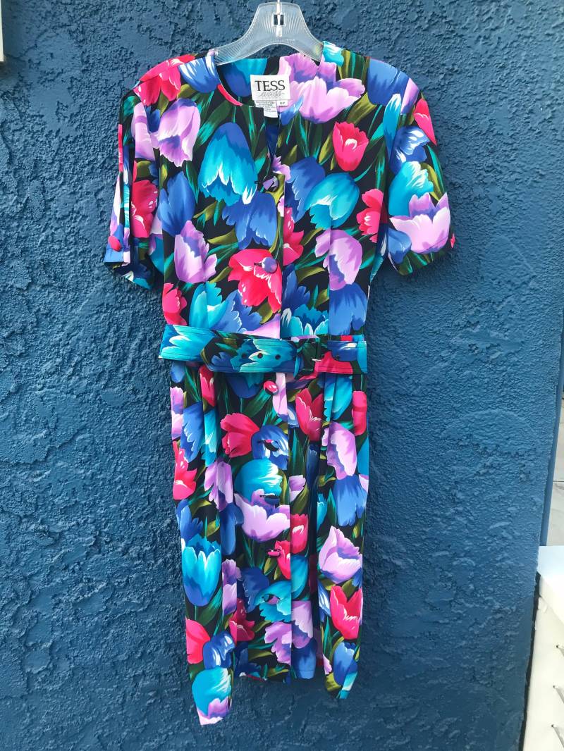 80Er Jahre Geblümten Kleid Mit Gürtel | Mit Taschen von MumbleMarket