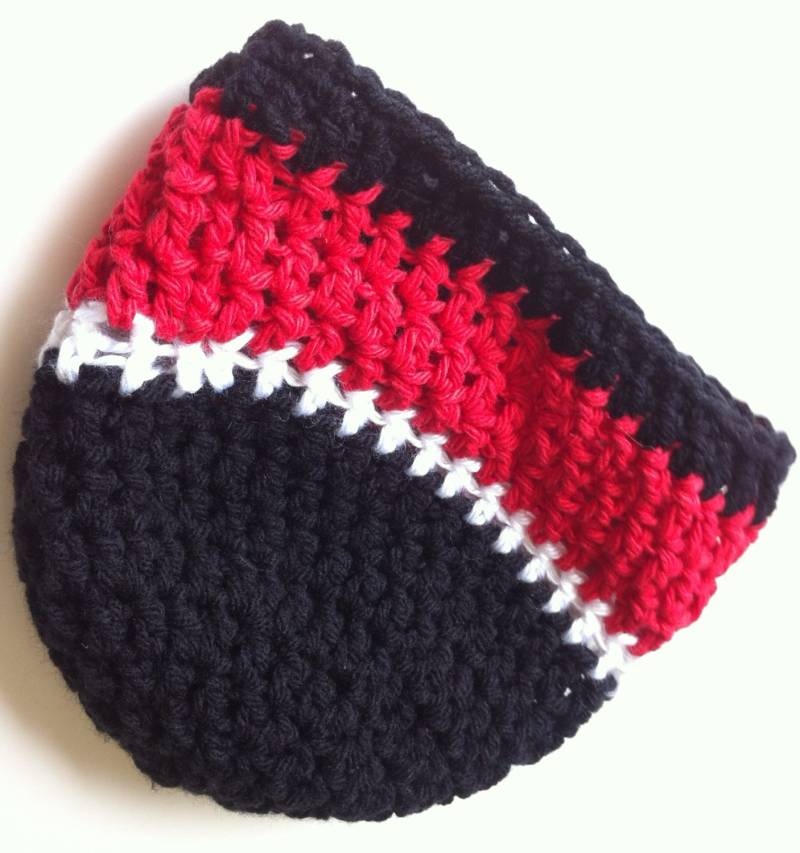 Portland Trail Blazers Boy/Mädchen Hut Handgemachte Häkeln Farben | Schwarz, Rot, Weiß. Größe Neugeborene Bis 3 Monate von MunandMe