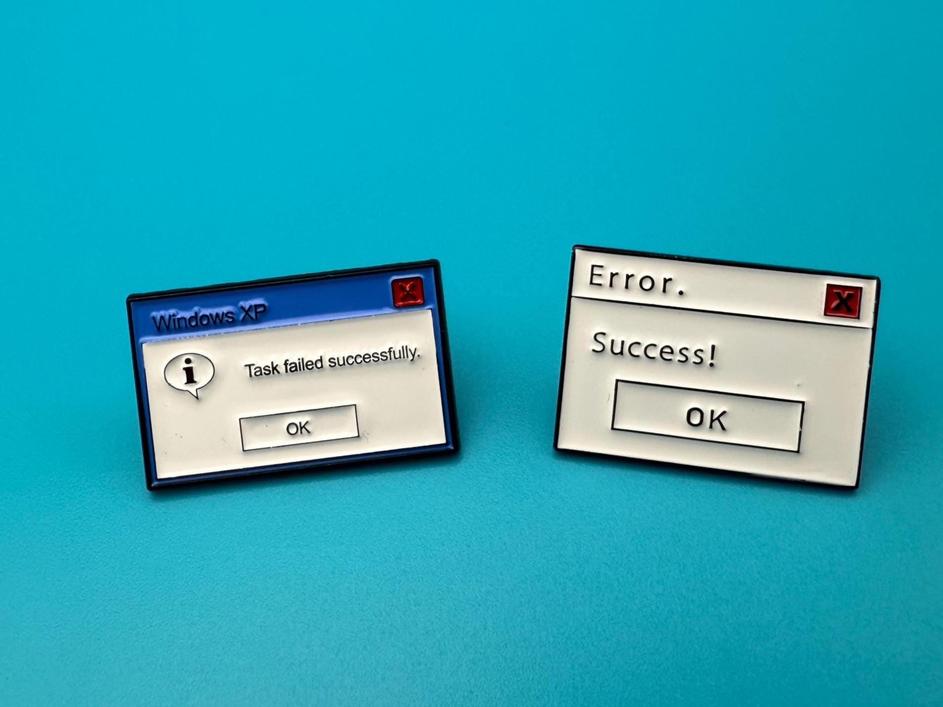 Windows Xp Error & Success Enamel Pin - Retro Computer Humor- Nerd Geschenk Y2K Tech Funny von MunichPigeonGang