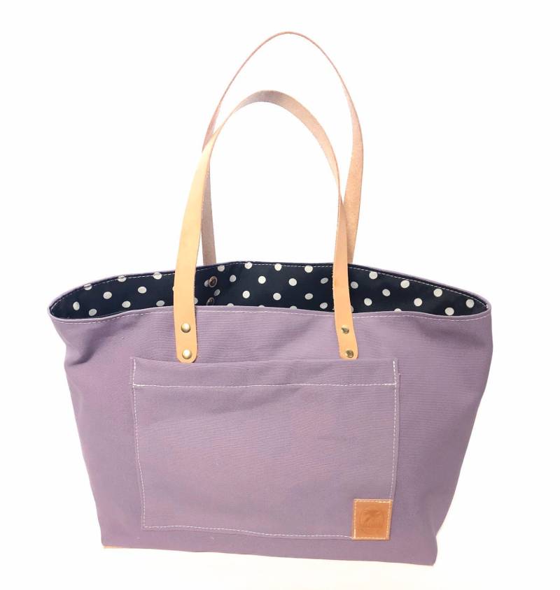 Lila Tasche Mit Gepunktetem Futter Lila Tasche Mit Gepunktetem Futter von MuninLeatherGoods