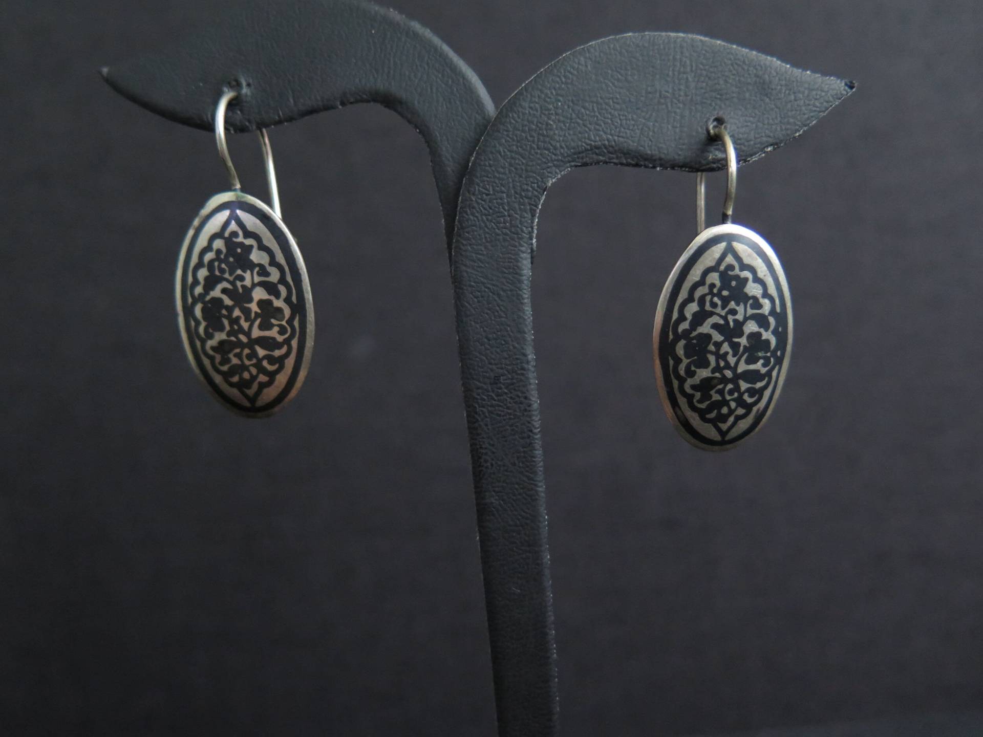 Vintage Niello 925 Silber Ohrringe Und Ring Set Vintage Niello 925 Silber Ohrringe Und Ring Set von MurathanAntiques