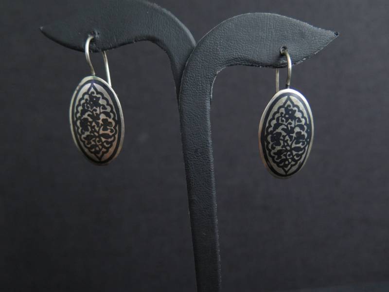 Vintage Niello 925 Silber Ohrringe Und Ring Set Vintage Niello 925 Silber Ohrringe Und Ring Set von MurathanAntiques
