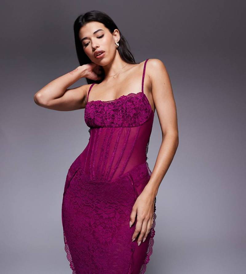 Murci - Exklusives Maxi-Trägerkleid aus transparenter Spitze in Lila mit Korsettdetail von Murci