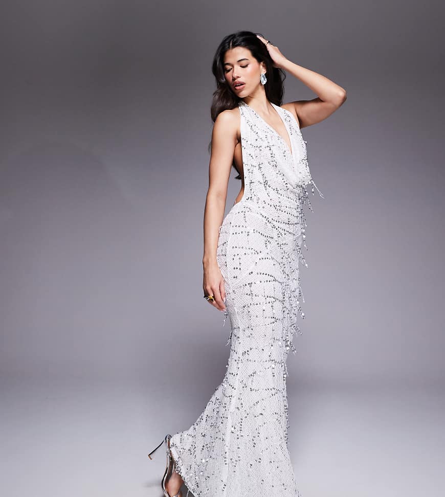 Murci - Exklusives Neckholder-Maxikleid in Silber mit Paillettenbesatz, tiefem Wasserfallausschnitt, Rückenausschnitt und Schwalbenschwanz von Murci