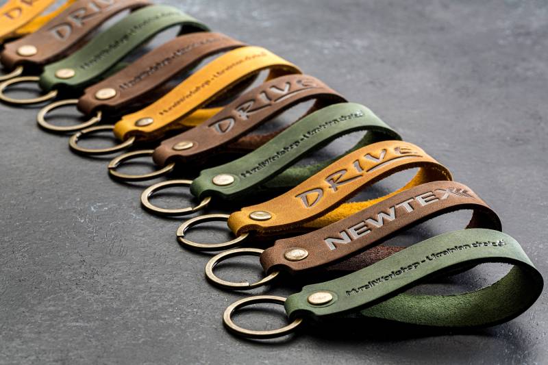 Werbegeschenk Für Kunden Leder Schlüsselanhänger Set Personalisierter Mit Logo von MureliWorkshop