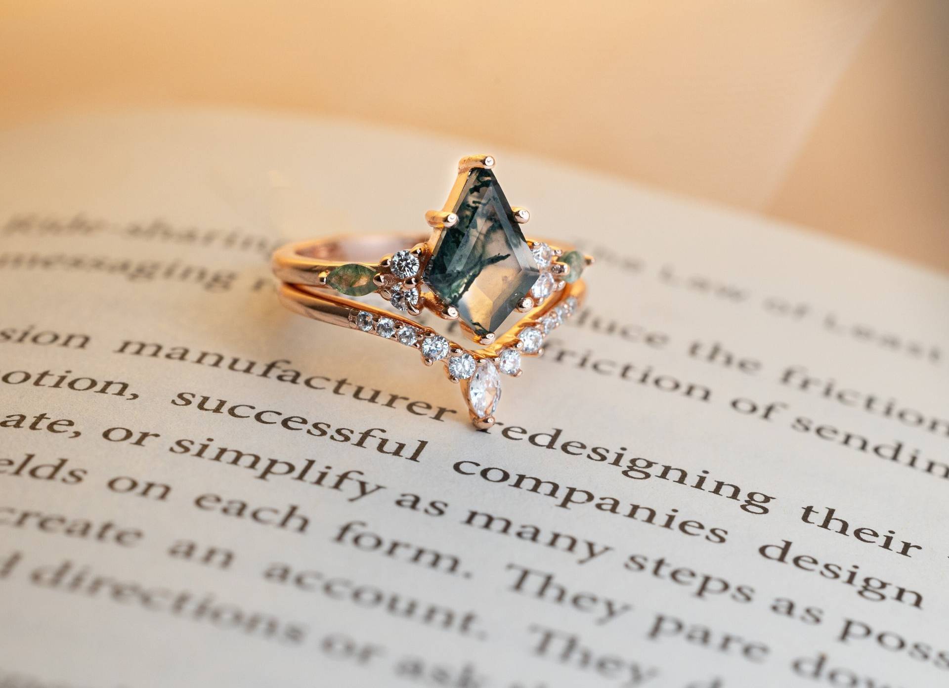 Moss Achat Ring in Drachenform 14K Rose Gold Sterling Silber Versprechen Moss Achat Ring in Drachenform 14K Rose Gold Sterling Silber Versprechen von Mureti
