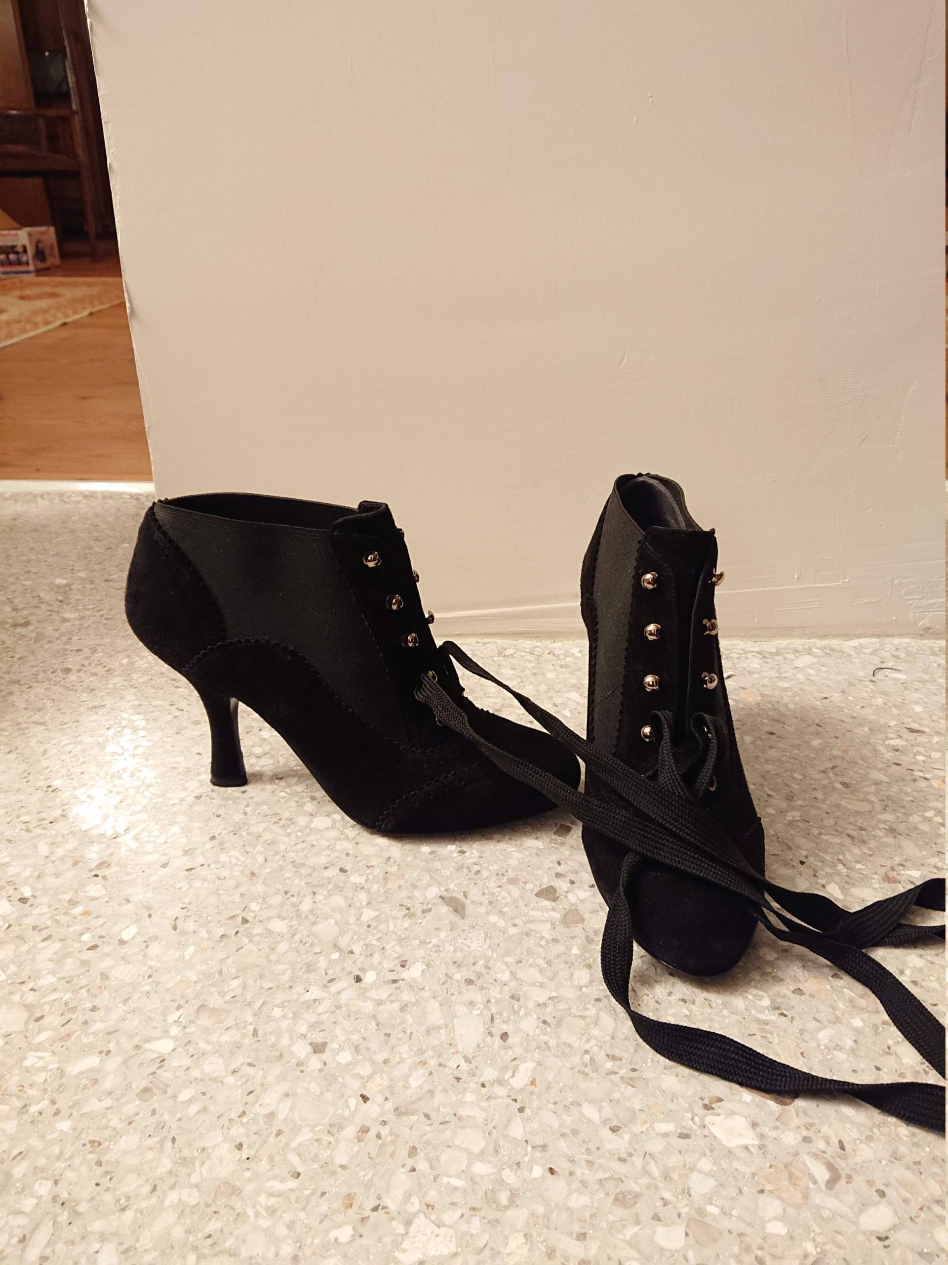 90Er Jahre Designer Dolce & Gabbana Vintage Pumps 37 90Er Jahre Designer Dolce & Gabbana Vintage Pumps 37 von MurmureVintage