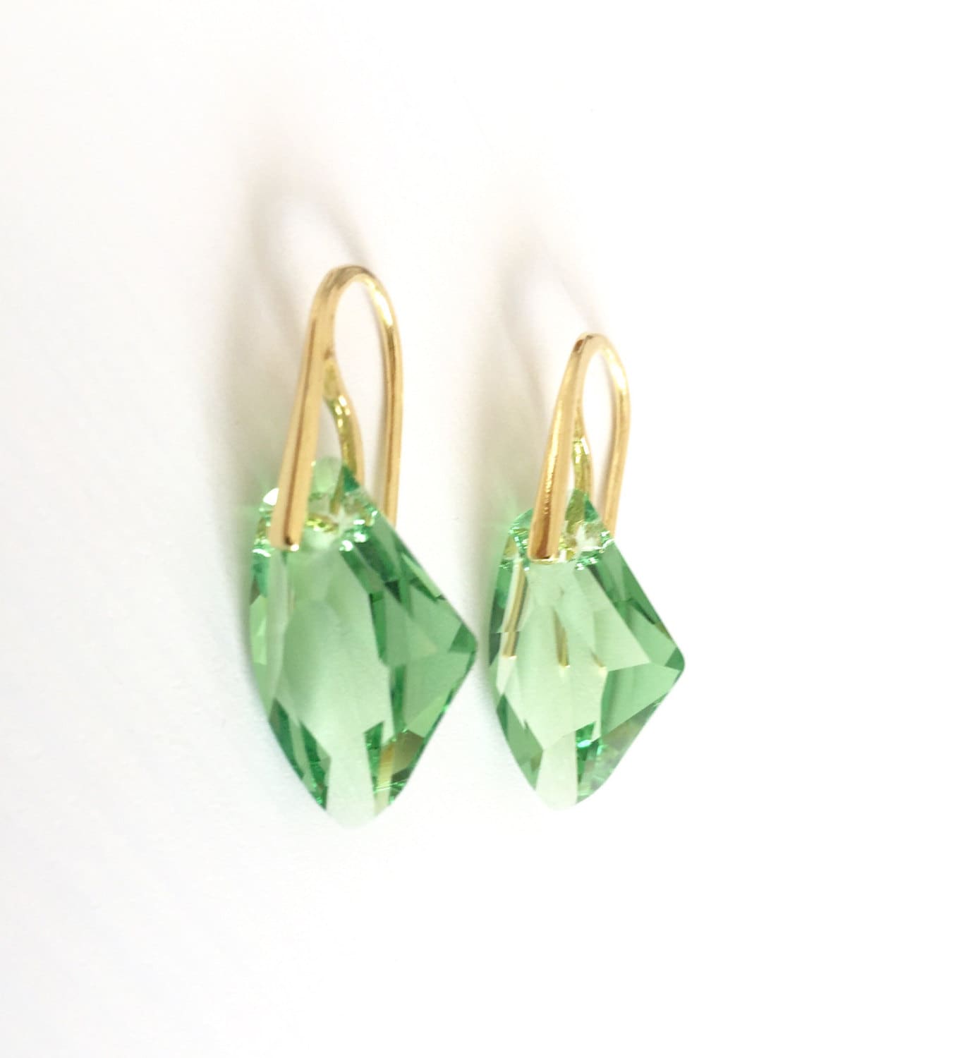 Peridot Swarovski An 24K Vergoldeten Ohrring Peridot Swarovski An 24K Vergoldeten Ohrring von MurniCo