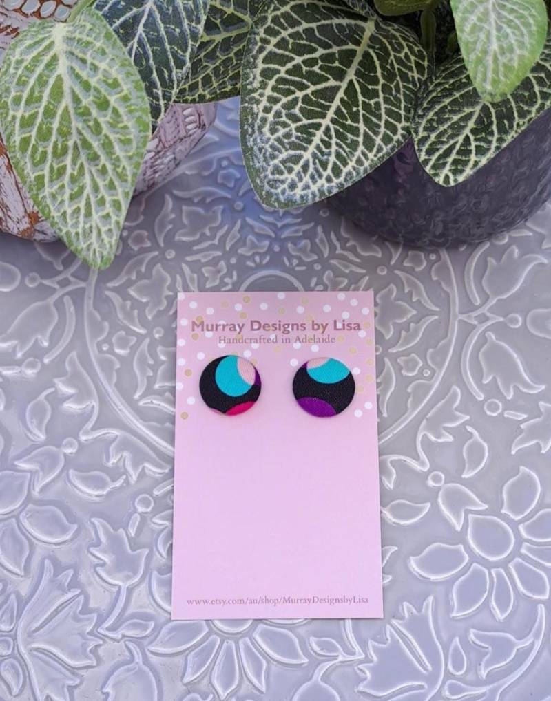 stoffknopf Ohrringe Mit Kreismuster stoffknopf Ohrringe Mit Kreismuster von MurrayDesignsbyLisa