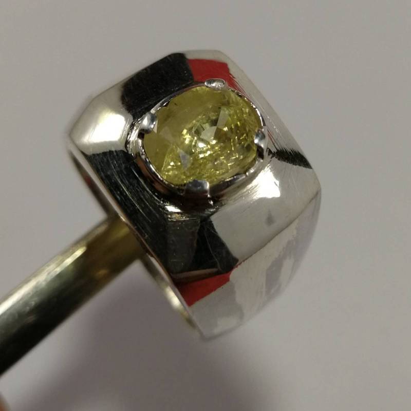 Brillanter Gelber Saphir Pukhraj Silberring Für Männer Und Frauen Mit Großem Glanz Aus Ceylon Srilanka von Murtazagems
