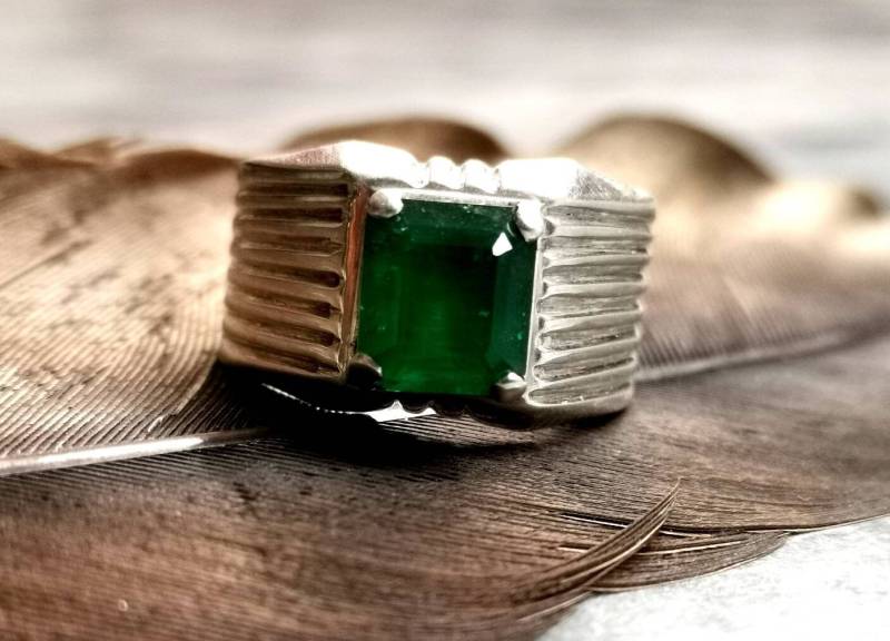 Natürliche Smaragd Ring Dunkelgrün Pyramidenring Masonic 4, 5 Cts von Murtazagems