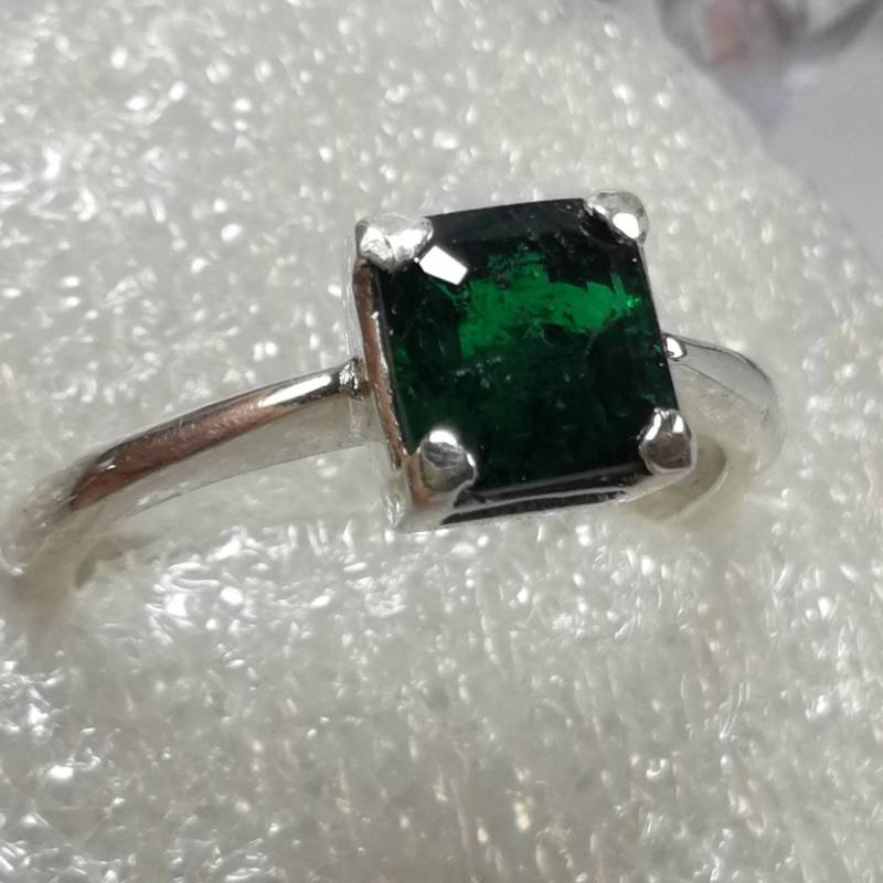 Natürlicher Smaragd Ring 1, 10 Ct Plus Zertifizierter Sawat Dunkelgrüne Erde Unbehandelt Abgebaut von Murtazagems