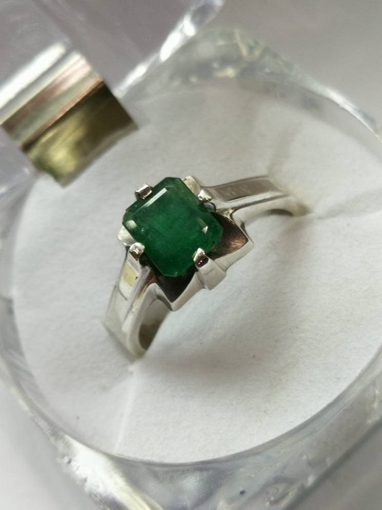 Natürlicher Unbehandelter Sawat Smaragd Ring Dunkelgrün Für Männer Und Frauen von Murtazagems