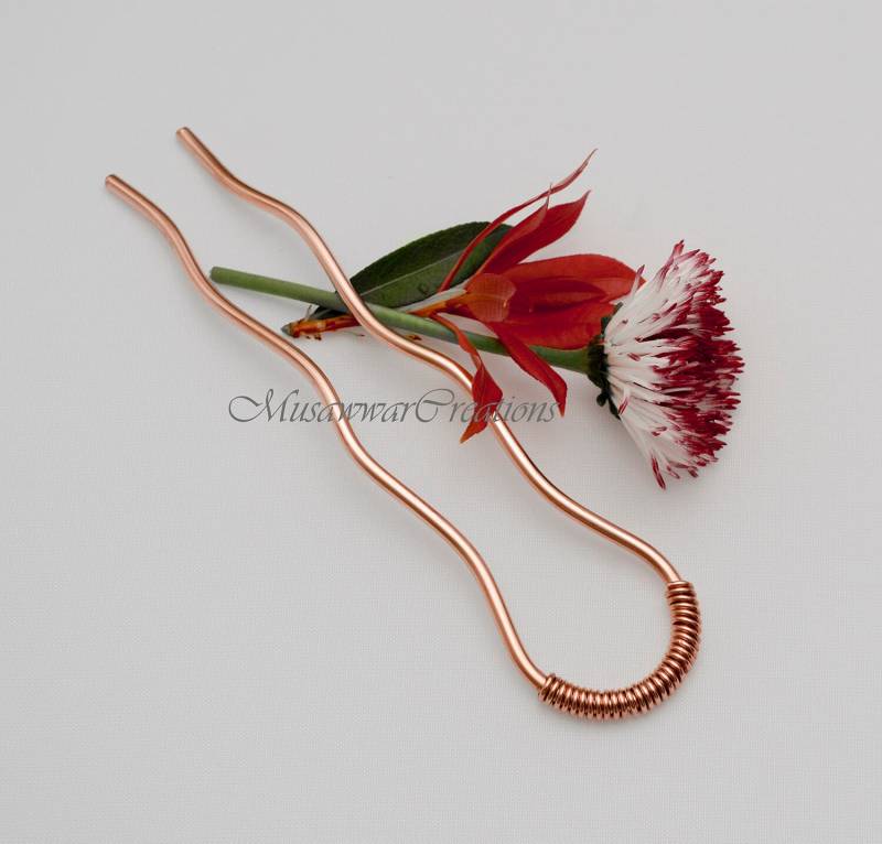 Handgeformte Haargabel Aus Kupferdraht - Strapazierfähiger Dutthalter, Handgemachter Haarstab, Zacke, Pin, Boho Hochsteckfrisur-Accessoire Handgeformte Haargabel Aus Kupferdraht - Strapazierfähiger Dutthalter, Handgemachter Haarstab, Zacke, Pin, Boho Hochsteckfrisur-Accessoire von MusawwarCreations