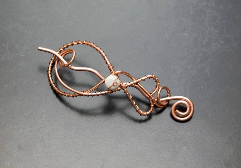 Kupfer Haarknoten Halter Mit Howlite, Lange Haarspange von MusawwarCreations