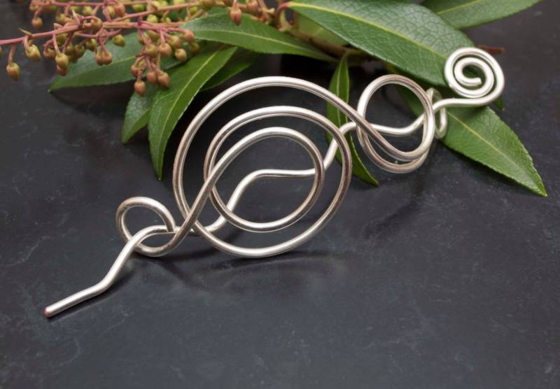 Handgefertigte Versilberte Kupfer Haarknotenhalter - Minimalist Haarnadel Handgefertigte Versilberte Kupfer Haarknotenhalter - Minimalist Haarnadel von MusawwarCreations