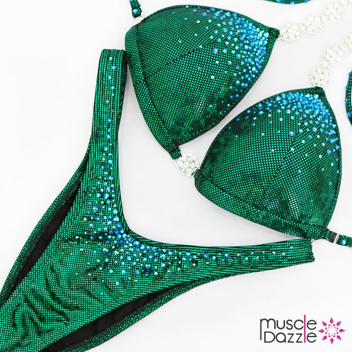Erschwinglicher Grüner Figuren-Wettkampfanzug | Fs579 von MuscleDazzle