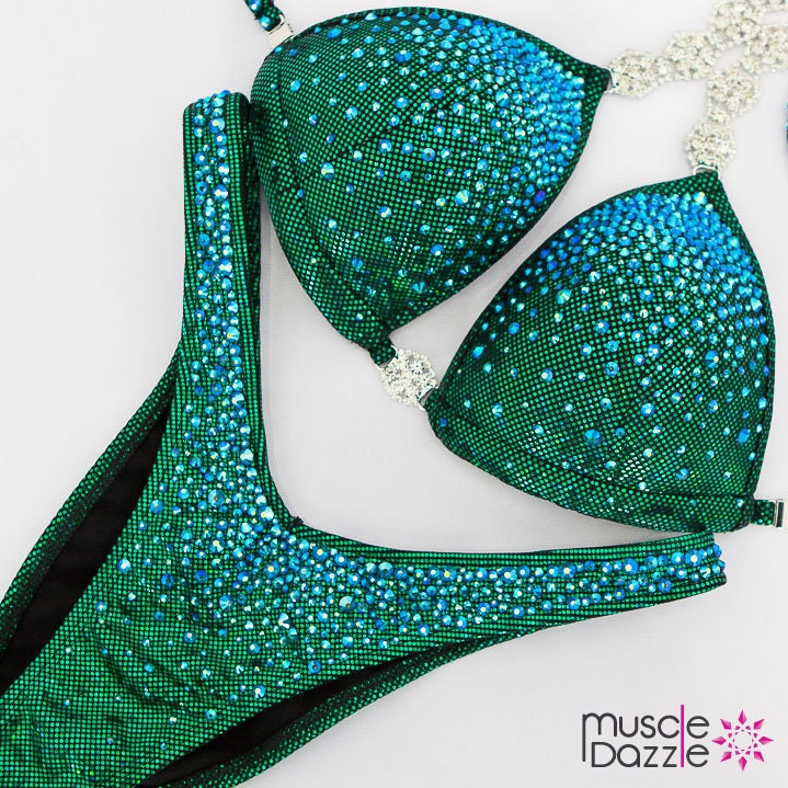 Erschwinglicher Grüner Figurenanzug | Fs598 von MuscleDazzle