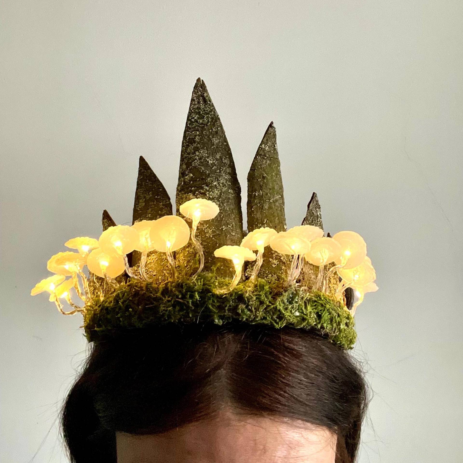 Leuchtende Pilz-Feenkrone - Halloween-Rave-Kopfschmuck Wald-Fantasy-Kostüm von Mushroomsland