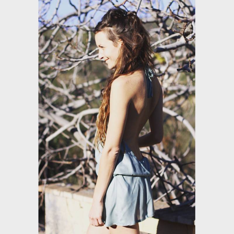 Sun Dress Backless Mini Sommerkleid Minikleid, Ärmelloses Boho Kleid/Loose Fit Strand Sun Dress, Verstellbarer Wasserfallausschnitt von MustBeMuse