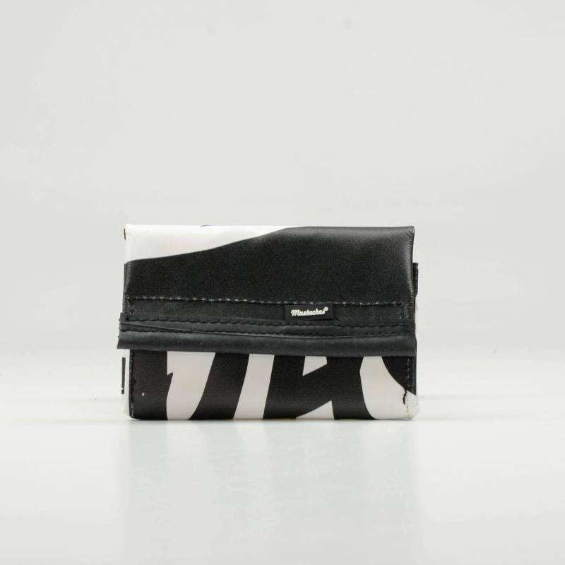 Geldbörse Aus Recycelter Lkw-Plane Kompakt Umweltfreundlich Handgefertigtes Unikat #02 von MustachesBag