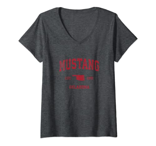 Damen Mustang Oklahoma OK Vintage-Sport-Design, roter Druck T-Shirt mit V-Ausschnitt Damen Mustang Oklahoma OK Vintage-Sport-Design, roter Druck T-Shirt mit V-Ausschnitt von Mustang Oklahoma OK Retro T-Shirts & Gifts