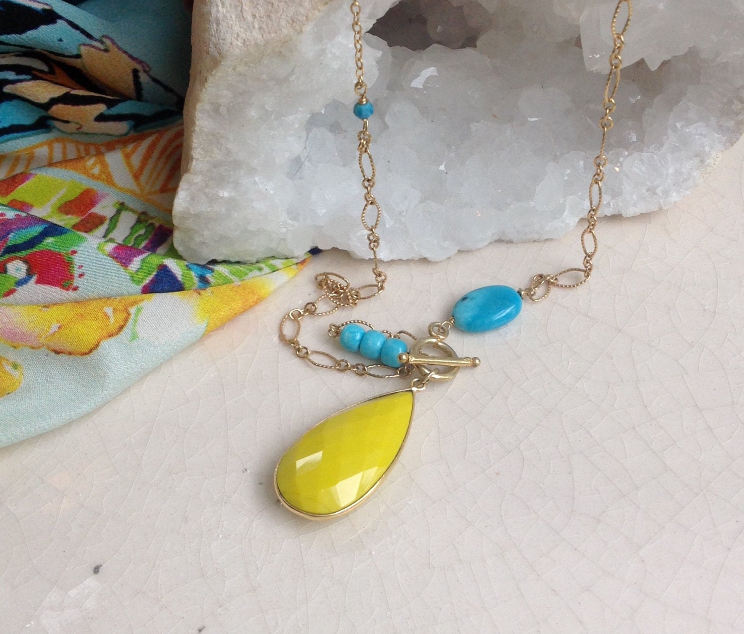 Gelbes Türkis Gold Gefüllte Knebel-Halskette Strand-Resort Schmuck Gelbes Türkis Gold Gefüllte Knebel-Halskette Strand-Resort Schmuck von MustardSeedTreasures