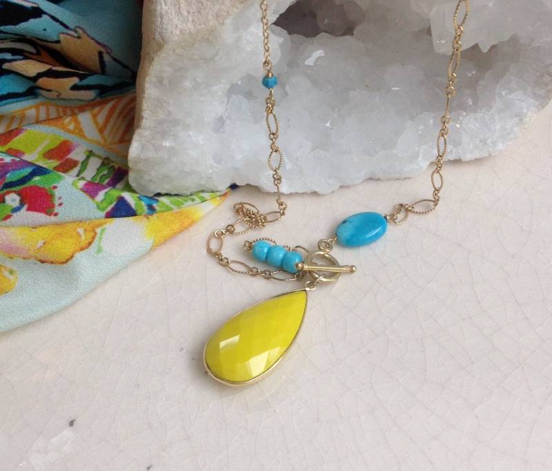 Gelbes Türkis Gold Gefüllte Knebel-Halskette Strand-Resort Schmuck Gelbes Türkis Gold Gefüllte Knebel-Halskette Strand-Resort Schmuck von MustardSeedTreasures