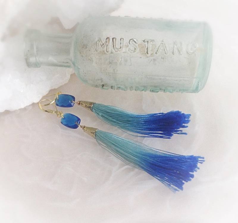 Ombré Blaue Quaste Ohrringe/Boho Im Style Stoff Und Stein Handwerker Ohrring Ombré Blaue Quaste Ohrringe/Boho Im Style Stoff Und Stein Handwerker Ohrring von MustardSeedTreasures