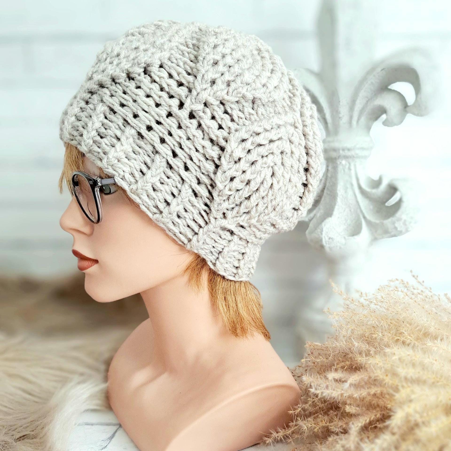 Gehäkelte Mütze Beige Größe S - M Für Damen Mit Kopfumfang 55 -58cm, Handarbeit Wolle Herbst Winter von Mustermaschen