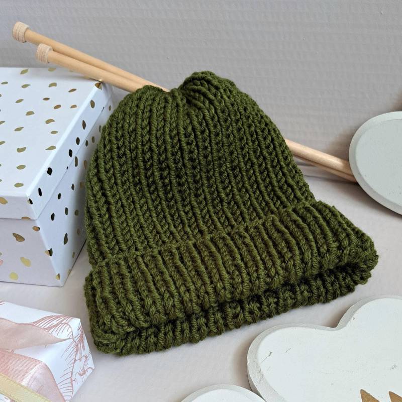 Gestrickte Mütze Grün Für Damen, Dicke Strickmütze Mit Umschlag Größe S - M, Strickbeanie Hipster, Slouch Beanie Khakigrün Herbst Winter von Mustermaschen