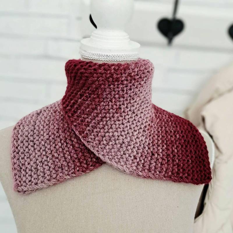 Halswärmer Gestrickt Dunkelrot Altrosa, Halssocke Damen Handgestrickt, Loop Mit Wolle, Klappschal Für Den Winter, Loopschal Strick von Mustermaschen