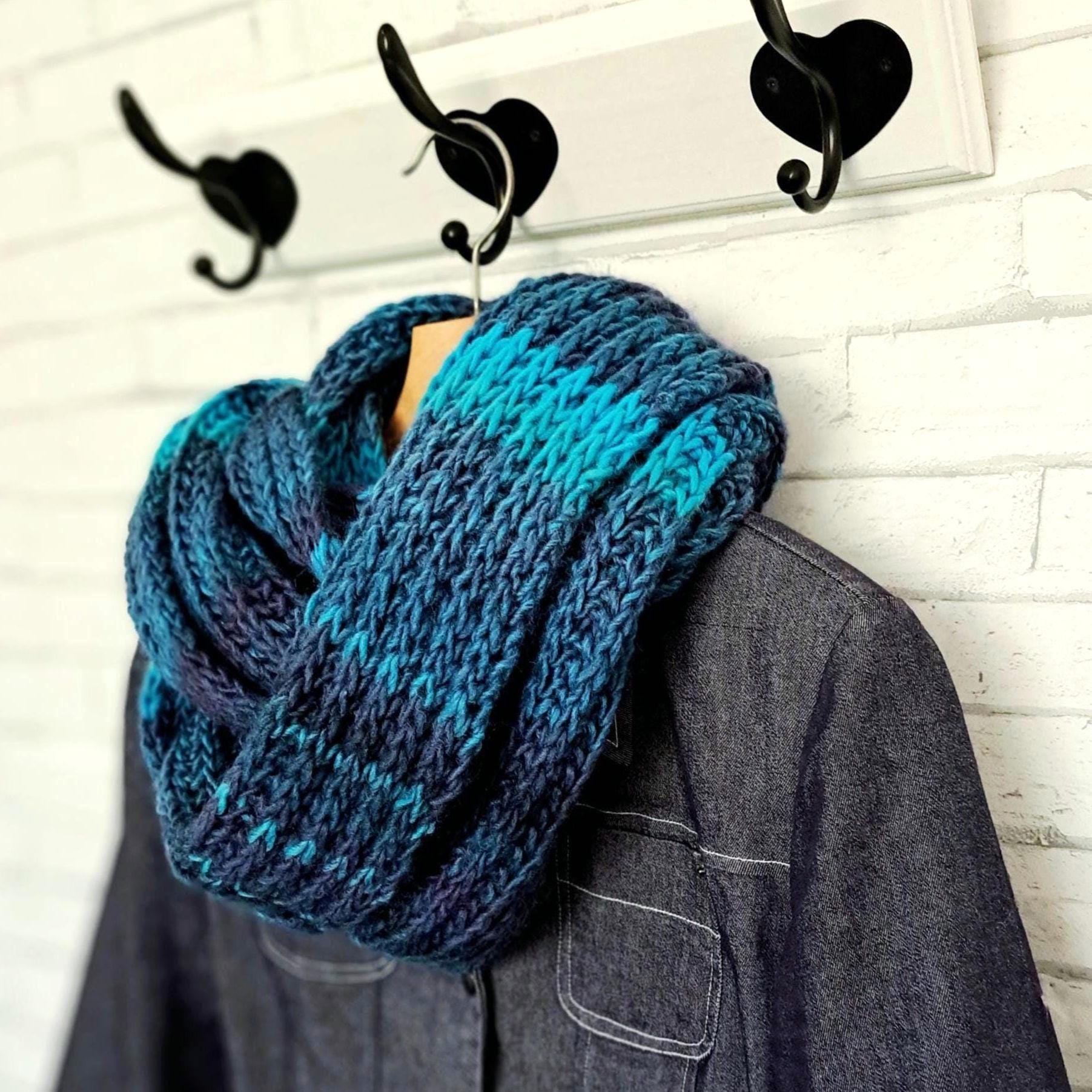 Loopschal Gestrickt Für Damen Und Herren Blau Mint Türkis, Breiter Loop Handgestrickt Grobstrick, Xxl Strickloop Frauen Männer von Mustermaschen