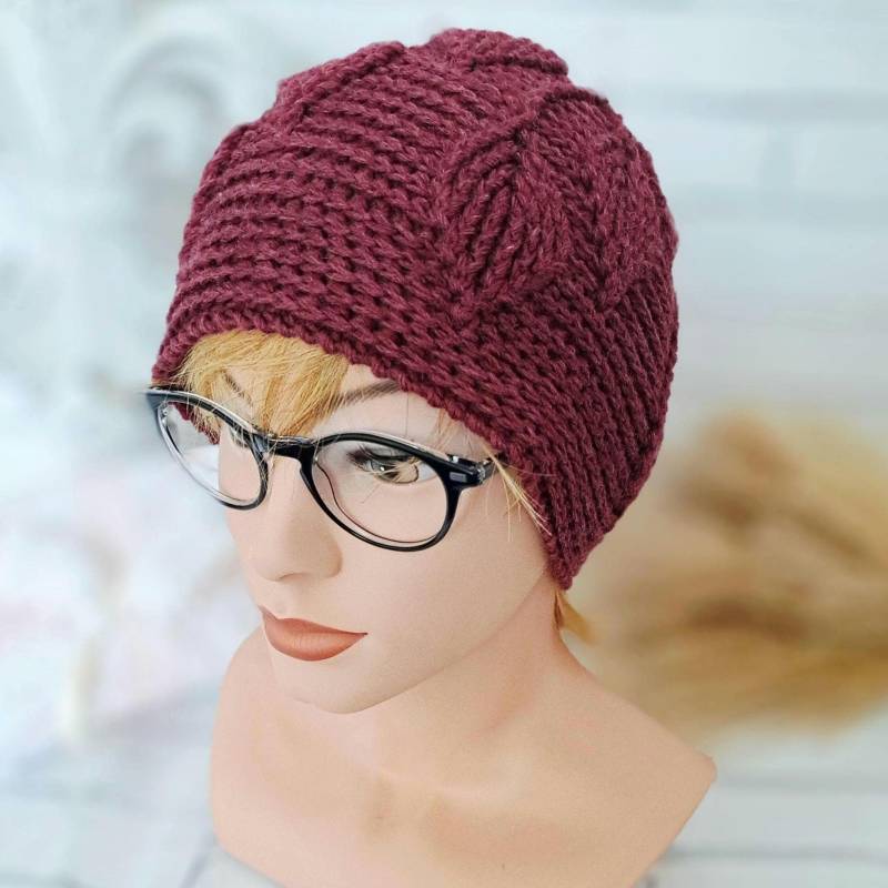 Mütze Bordeaux Damen Gehäkelt Gr. S - M, Häkelmütze Winter, Dunkelrote Beaniemütze Wolle, Gehäkelte Beanie Frauen Herbst von Mustermaschen