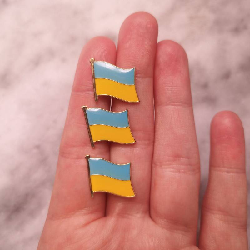 Support Ukraine Flagge Emaille Pin von MusutrukJewelry