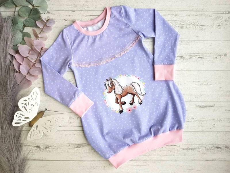 Ballonkleid Größe 98, Pferdekleid in Lila Und Rosa, Jerseykleid Für Mädchen, Stoffduo Pferdeliebe Kleid, Kleid Sofortkauf 98 von Mutzelchen