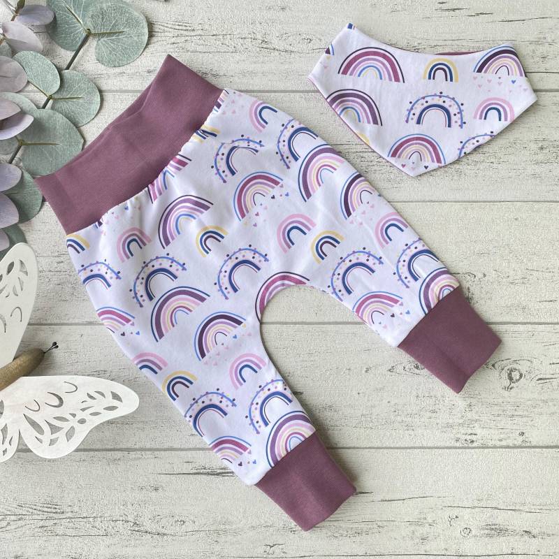 Babyset Für Mädchen, Babykleidung Mit Regenbogen, Baby Dreieckstuch Und Hose Als Set Oder Einzeln, Mädchen Geschenk Zur Geburt von Mutzelchen
