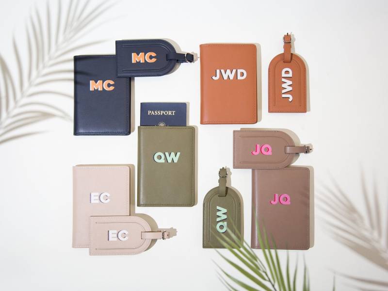 Personalisierter Pass Und Gepäckanhänger Set - Monogramm Reisekartenbrieftasche, 3. Hochzeitstag, Individuelles Geschenk Für Mutter, Frau von MuujeeLeather