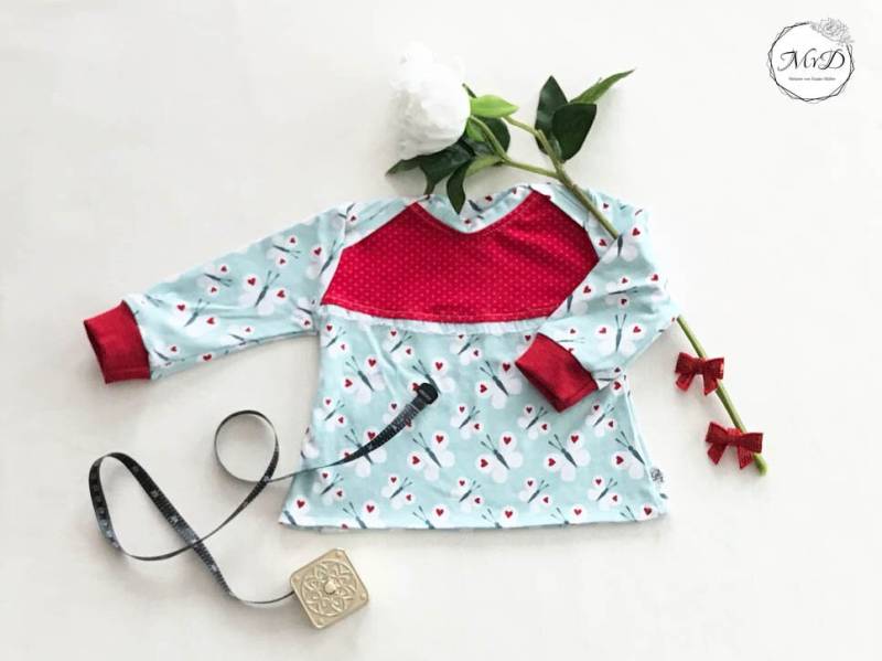 Baby-Pulli Mädchen Gr.68 Schmetterlinge Und Herzchen | 4-6Monate von MvDUnikate
