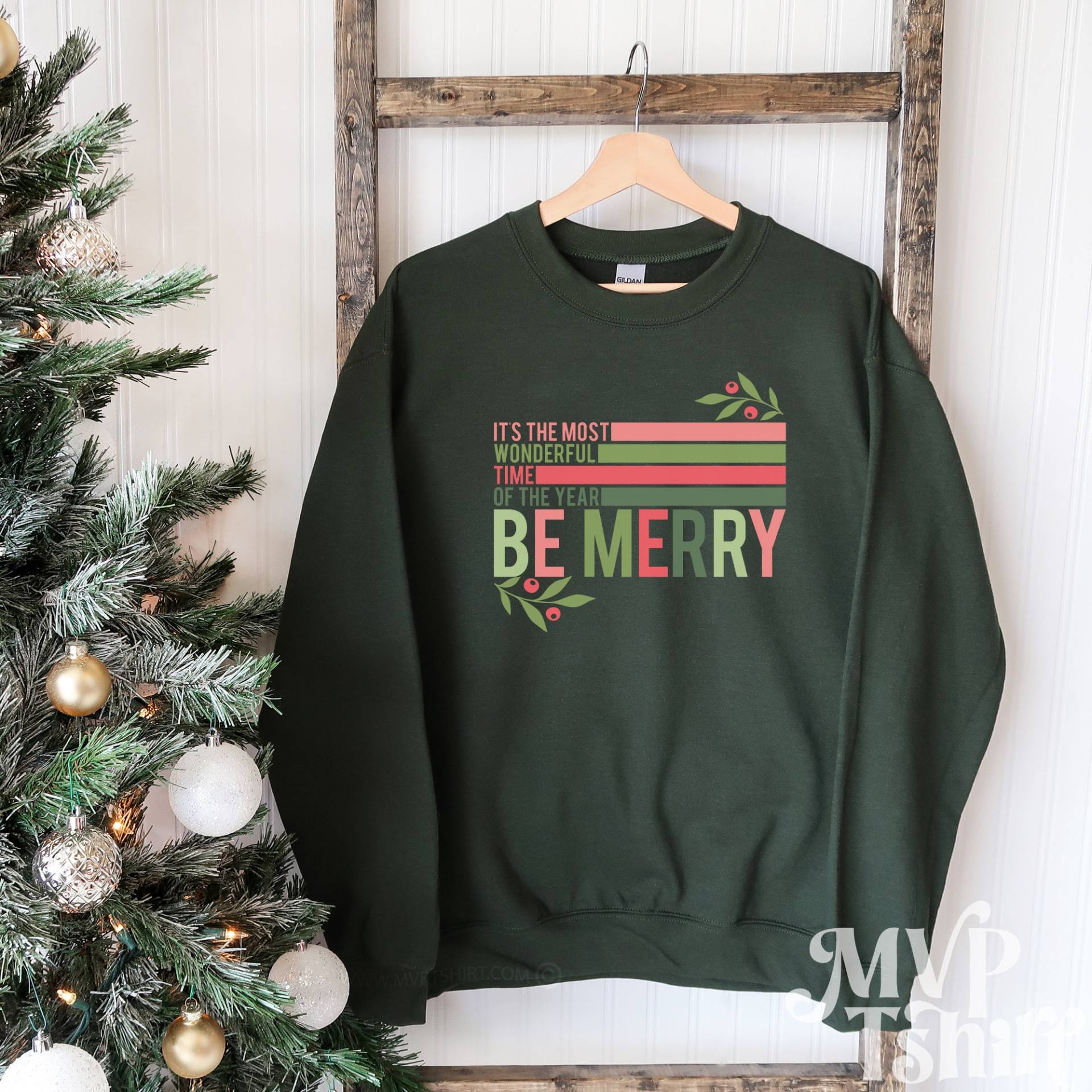 Be Merry Sweatshirt, Festliches Shirt, Weihnachtspullover, Urlaubspullover Für Frauen, Weihnachtsshirt, Bestie Urlaubsgeschenk von Mvptshirt