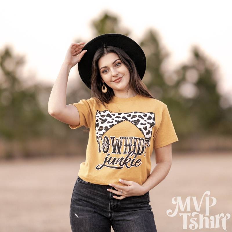 Cowhide Junkie Shirt, Rodeo Shirt Für Frauen, Cowgirl Kuh Geschenke, Texas Country Music Umzug Geschenk von Mvptshirt