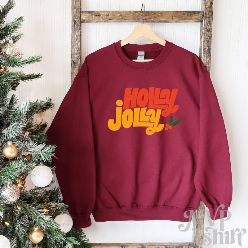 Holly Jolly Sweatshirt, Weihnachtspullover, Passende Pjs, Weihnachtsshirt, Frauen Retro Weihnachten, Oversized Tshirt von Mvptshirt