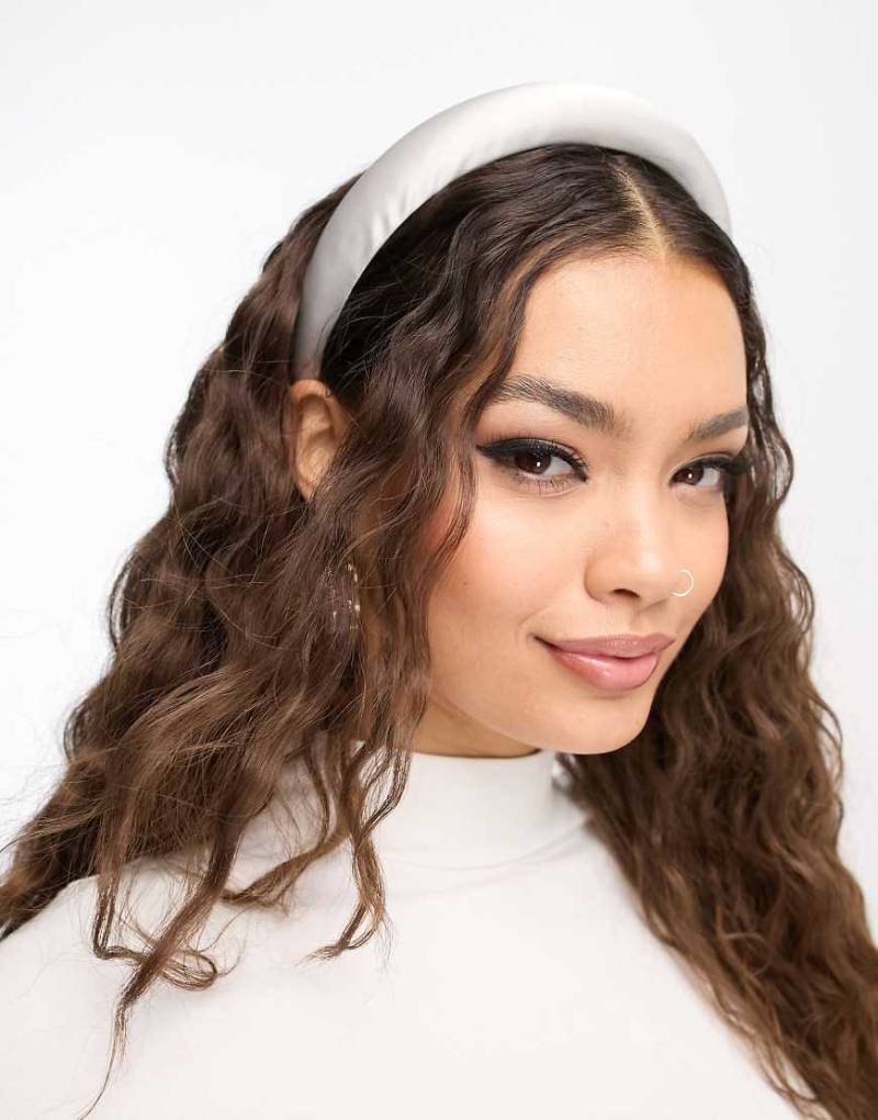 My Accessories London - Silberfarbener Satin-Haarreif von My Accessories