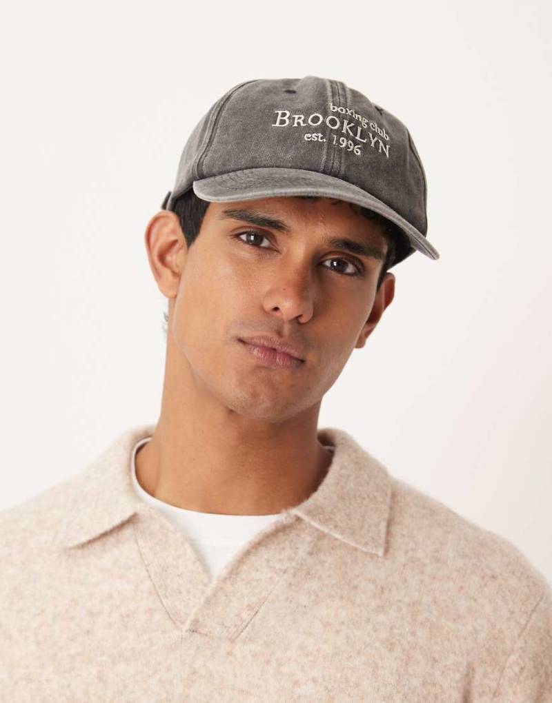My Accessories - Man - Brooklyn - Baseballkappe in verwaschenem Schwarz My Accessories - Man - Brooklyn - Baseballkappe in verwaschenem Schwarz von My Accessories